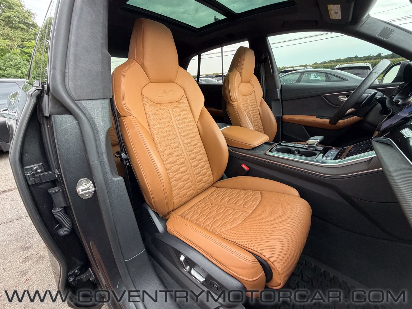 Used 2024 Audi RS Q8 AWD/4WD image 46