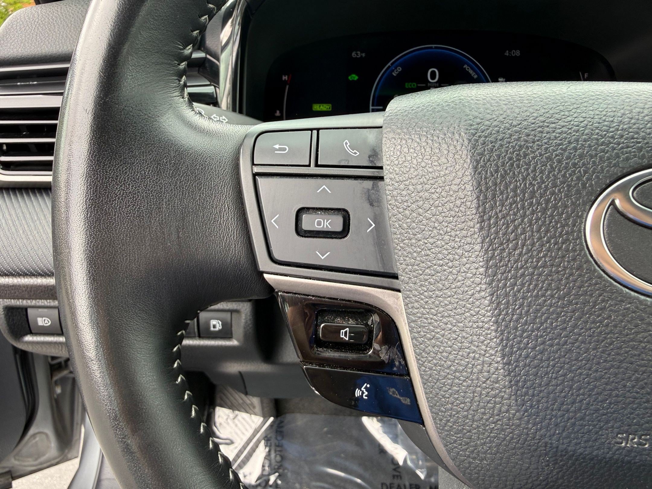 Used 2025 Toyota Camry SE FWD image 15