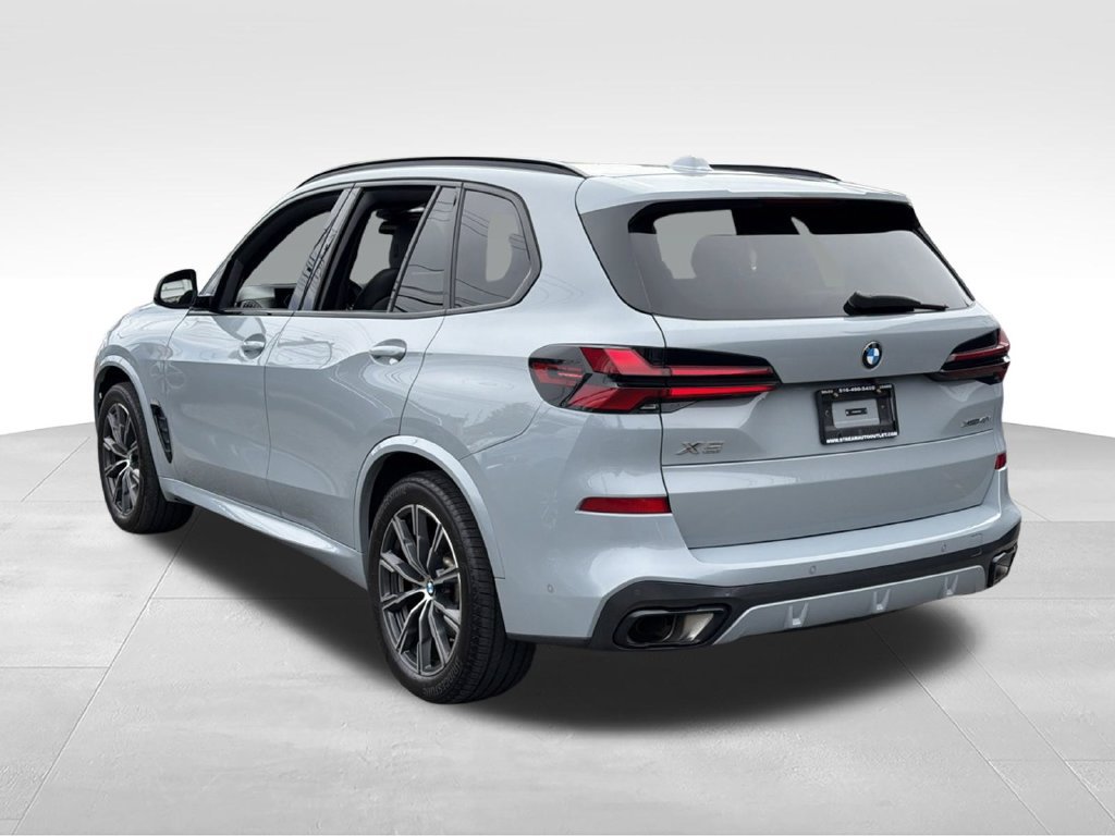 Used 2024 BMW X5 xDrive40i w/ M Sport Package AWD/4WD image 6