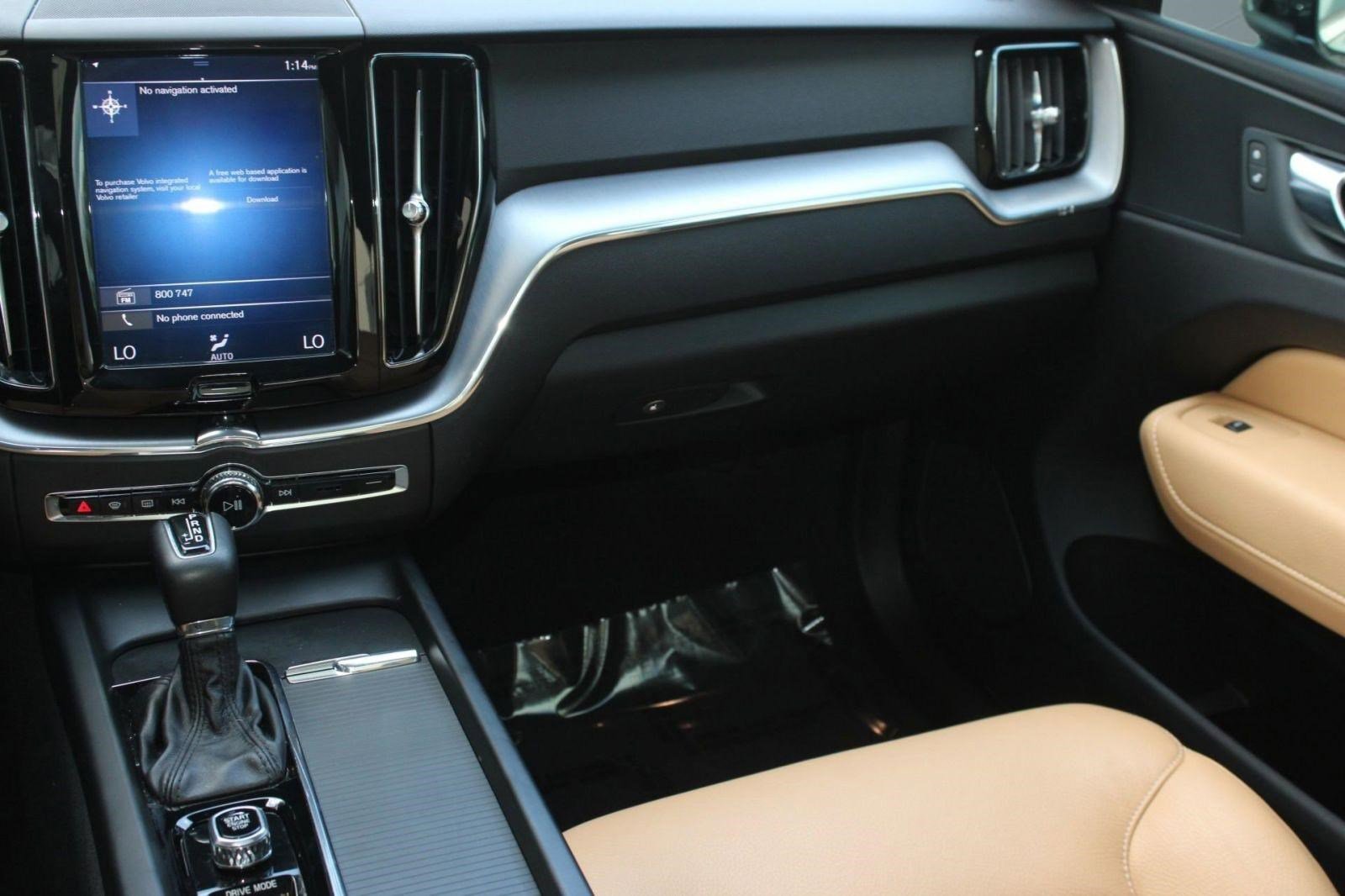 Used 2020 Volvo XC60 T5 Momentum w/ Protection Package Premier image 29