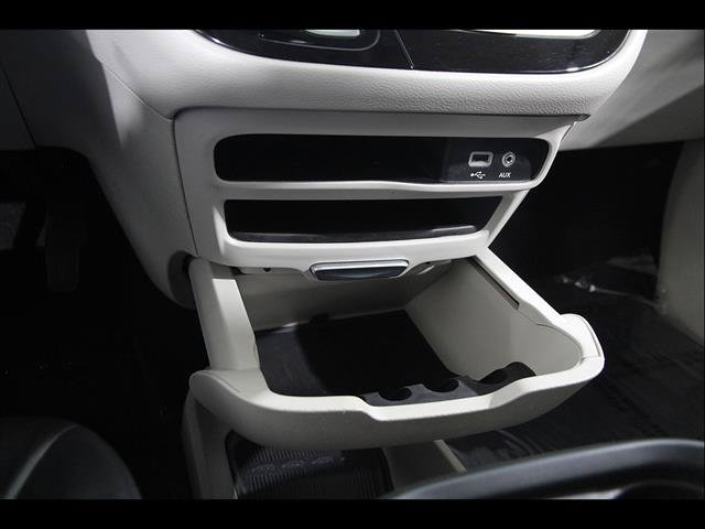 Used 2017 Chrysler Pacifica Touring-L FWD image 15