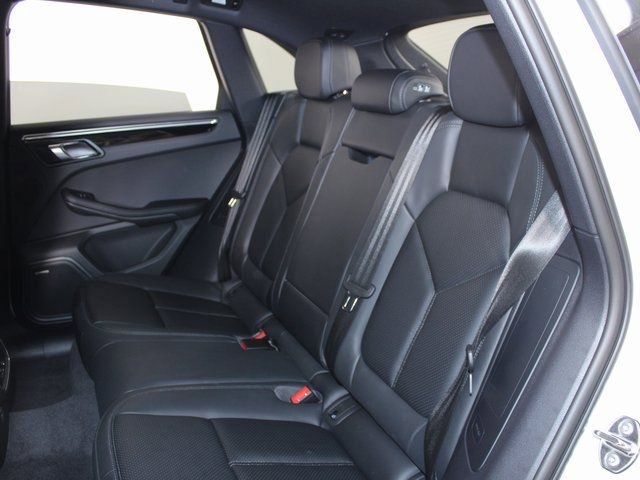 New 2026 Porsche Macan image 22