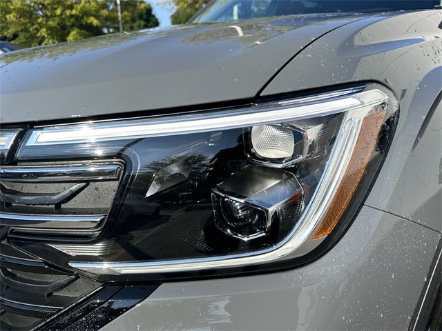 New 2025 Volkswagen Atlas Peak Edition SE image 9