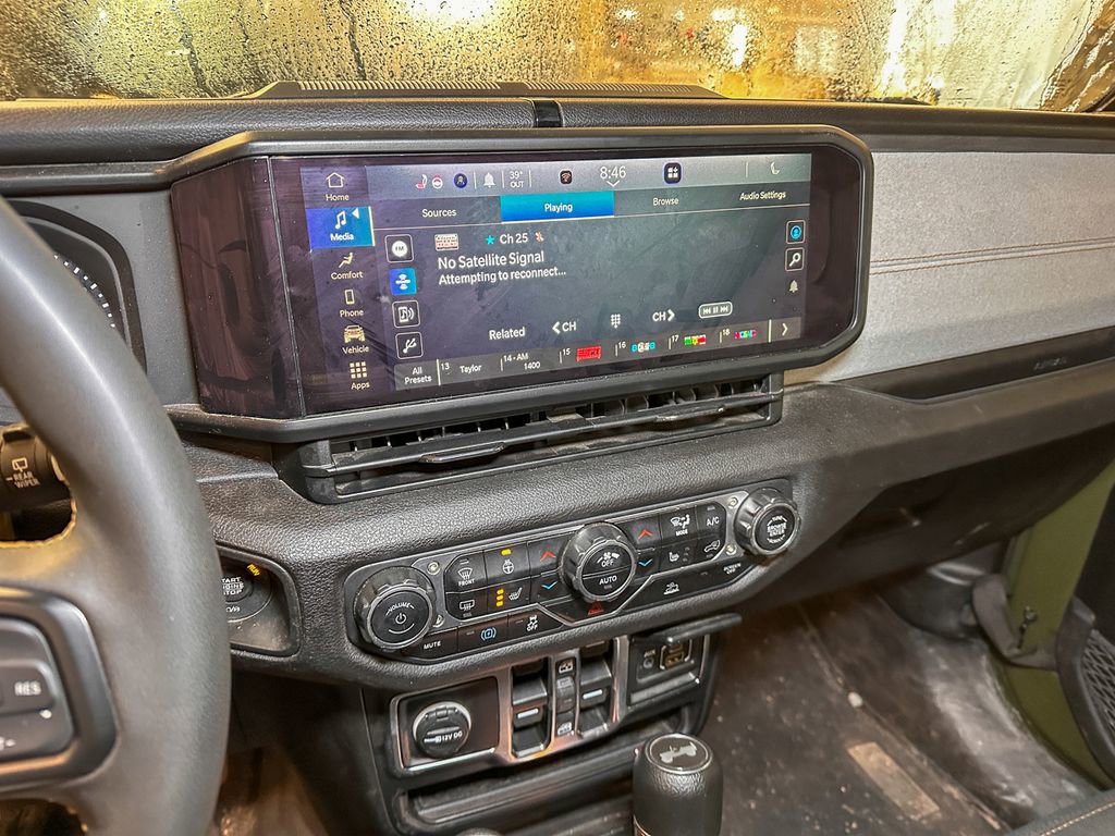 Used 2024 Jeep Wrangler Unlimited w/ Convenience Group AWD/4WD image 13