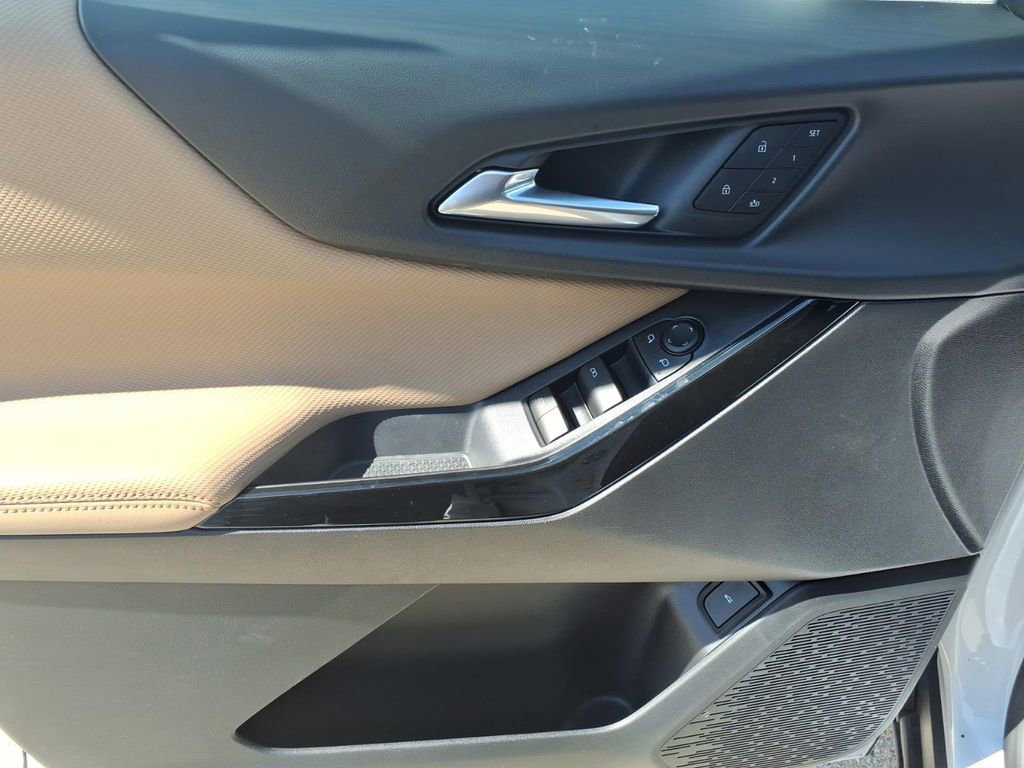 New 2026 Chevrolet Equinox ACTIV w/ Convenience Package III image 11