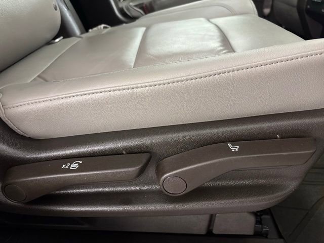 Used 2021 Chevrolet Tahoe LT w/ LT Signature Package image 18