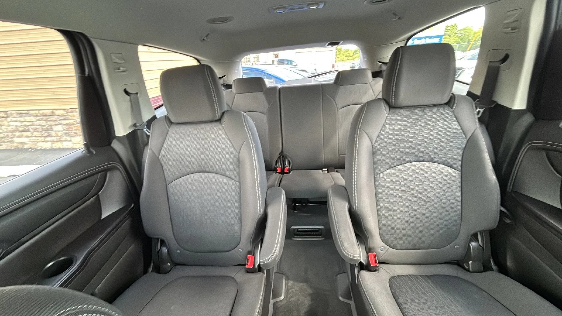Used 2017 Chevrolet Traverse LT FWD image 30