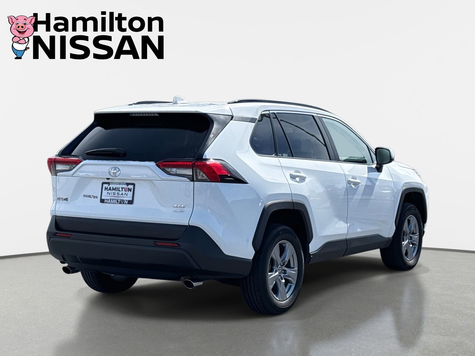 Used 2025 Toyota RAV4 XLE AWD/4WD image 2