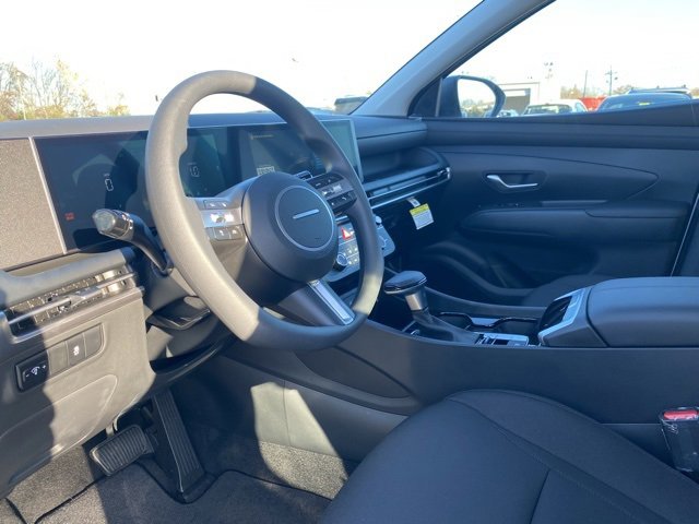 New 2025 Hyundai Tucson SE image 10