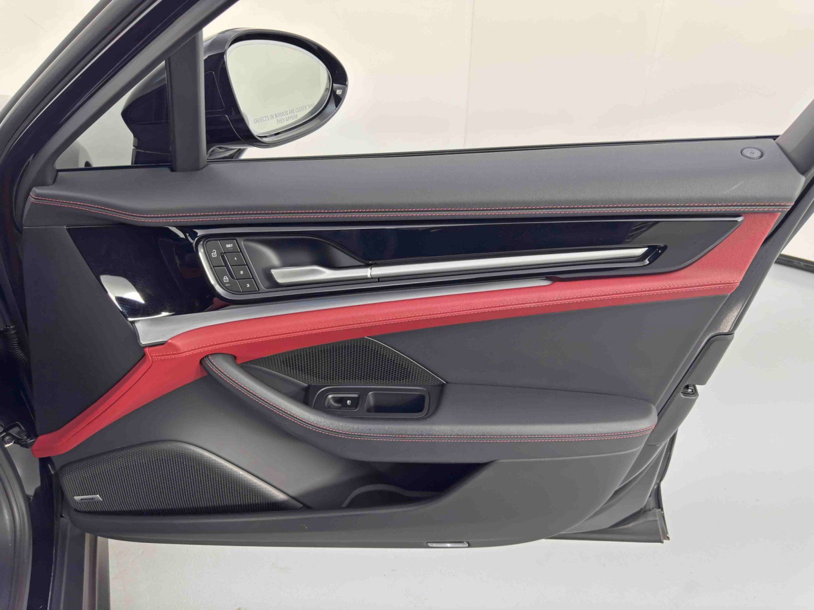 Used 2024 Porsche Panamera image 46