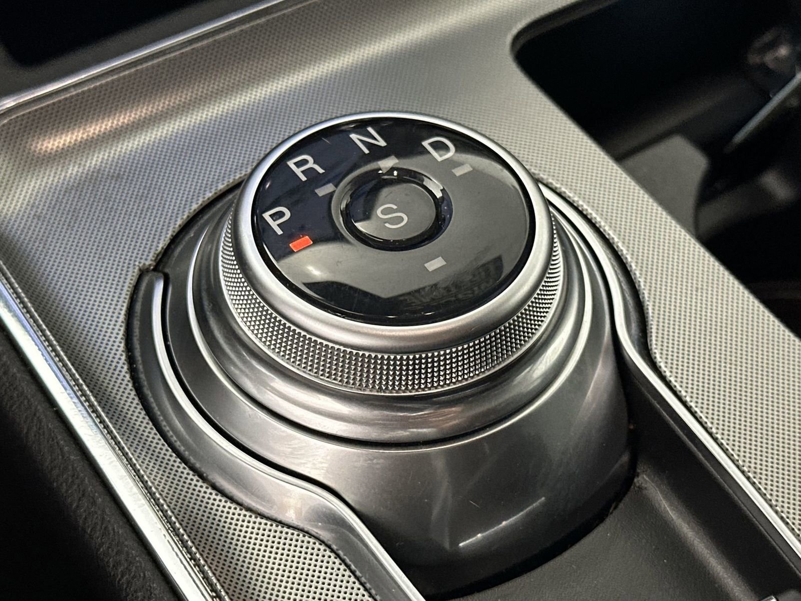 Used 2024 Ford Edge Titanium image 19