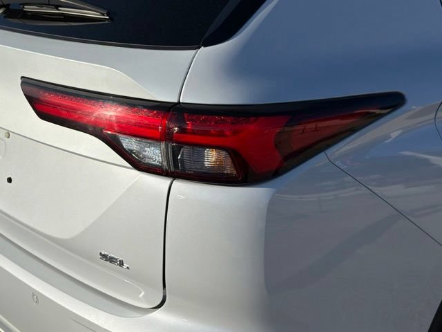Used 2024 Mitsubishi Outlander SEL FWD image 11