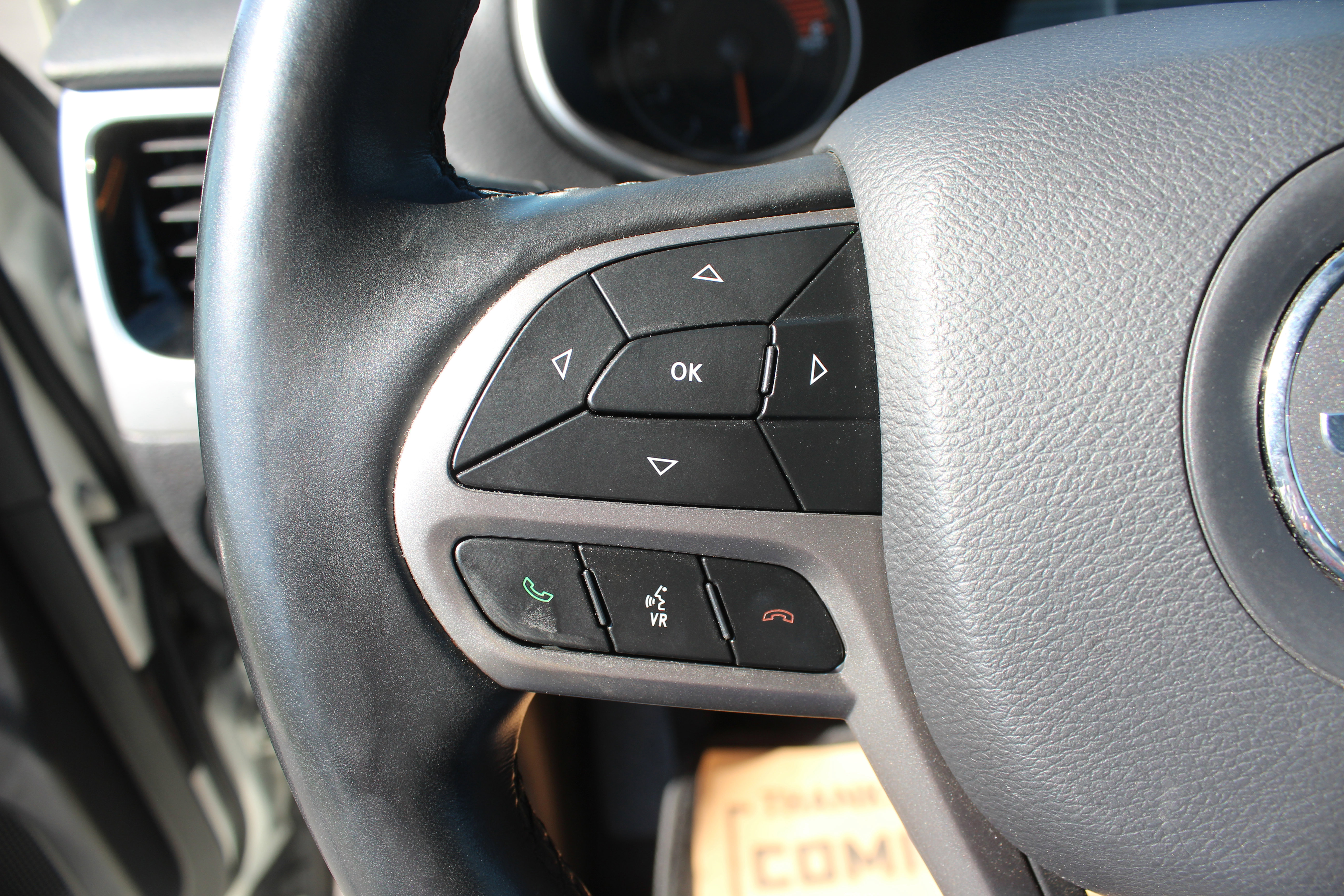 Used 2019 Jeep Cherokee High Altitude image 24