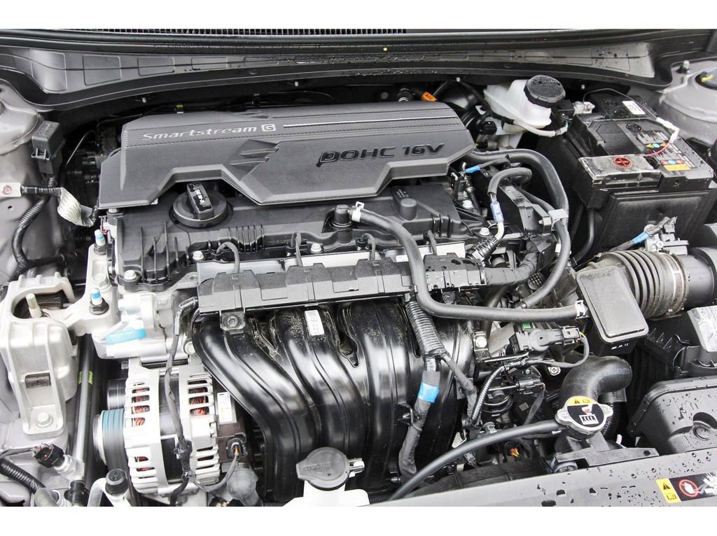 Certified 2025 Hyundai Elantra Sport image 34