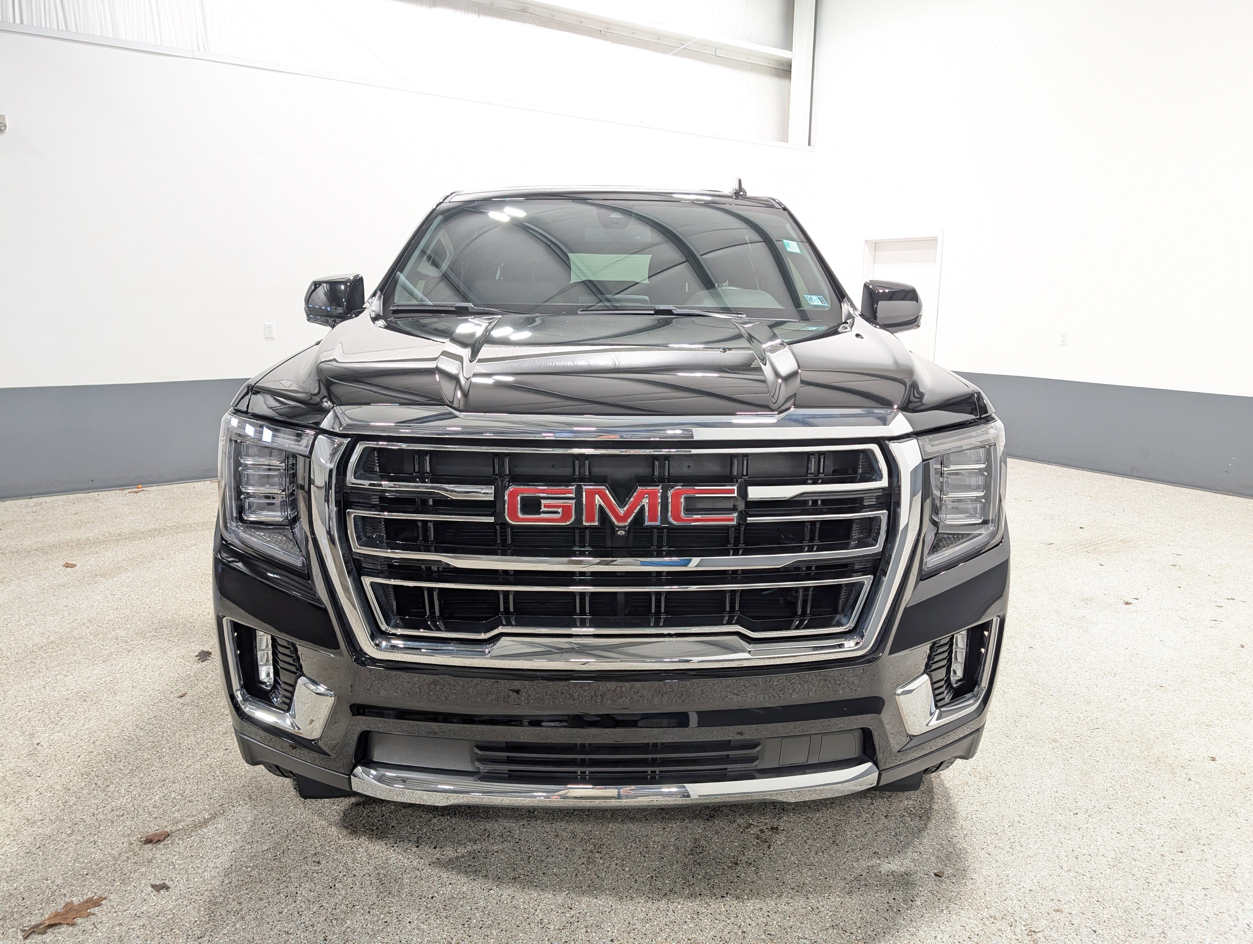 Used 2022 GMC Yukon XL SLT w/ SLT Luxury Package image 8