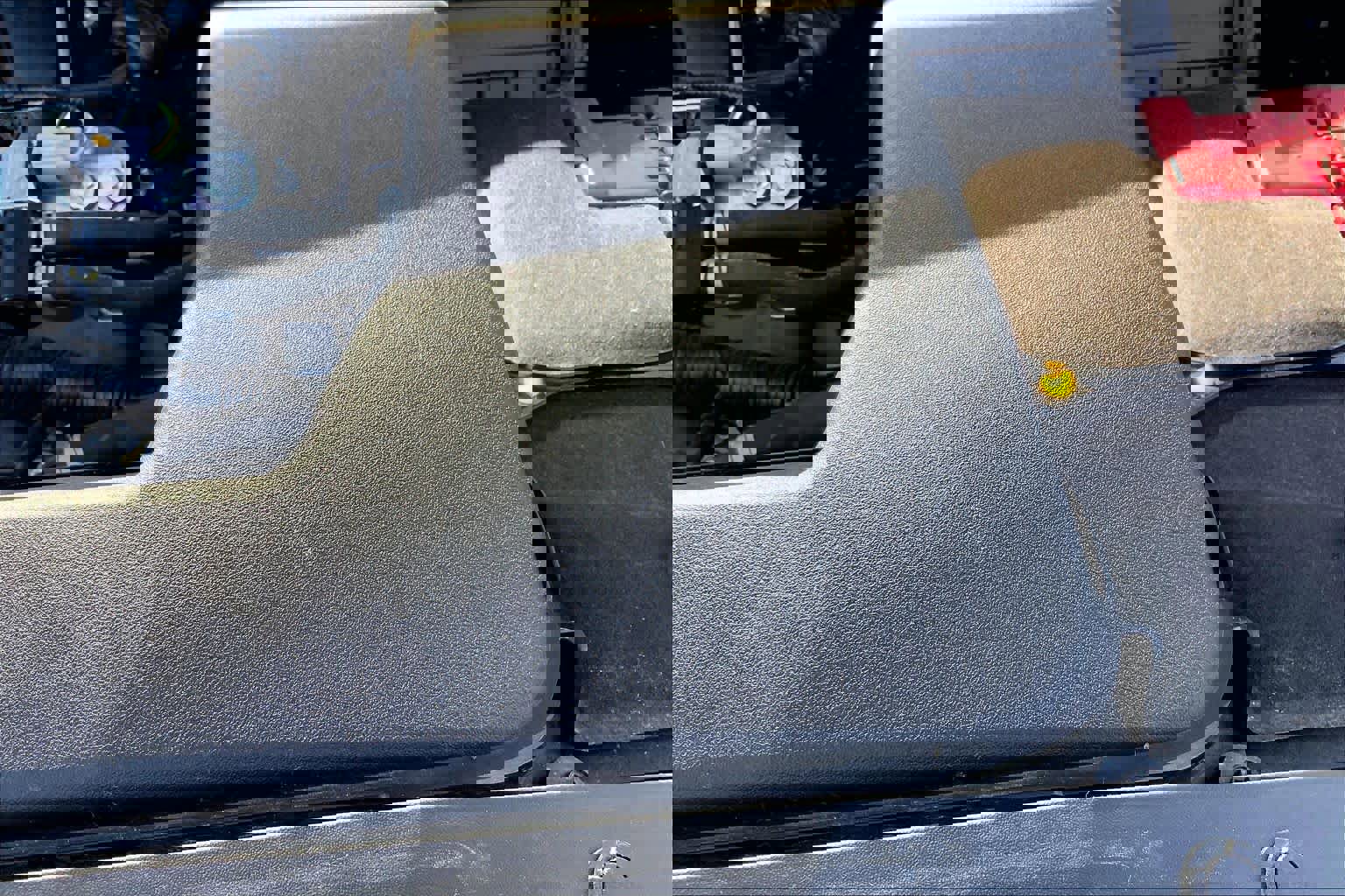 Used 2025 Nissan Pathfinder SV image 33