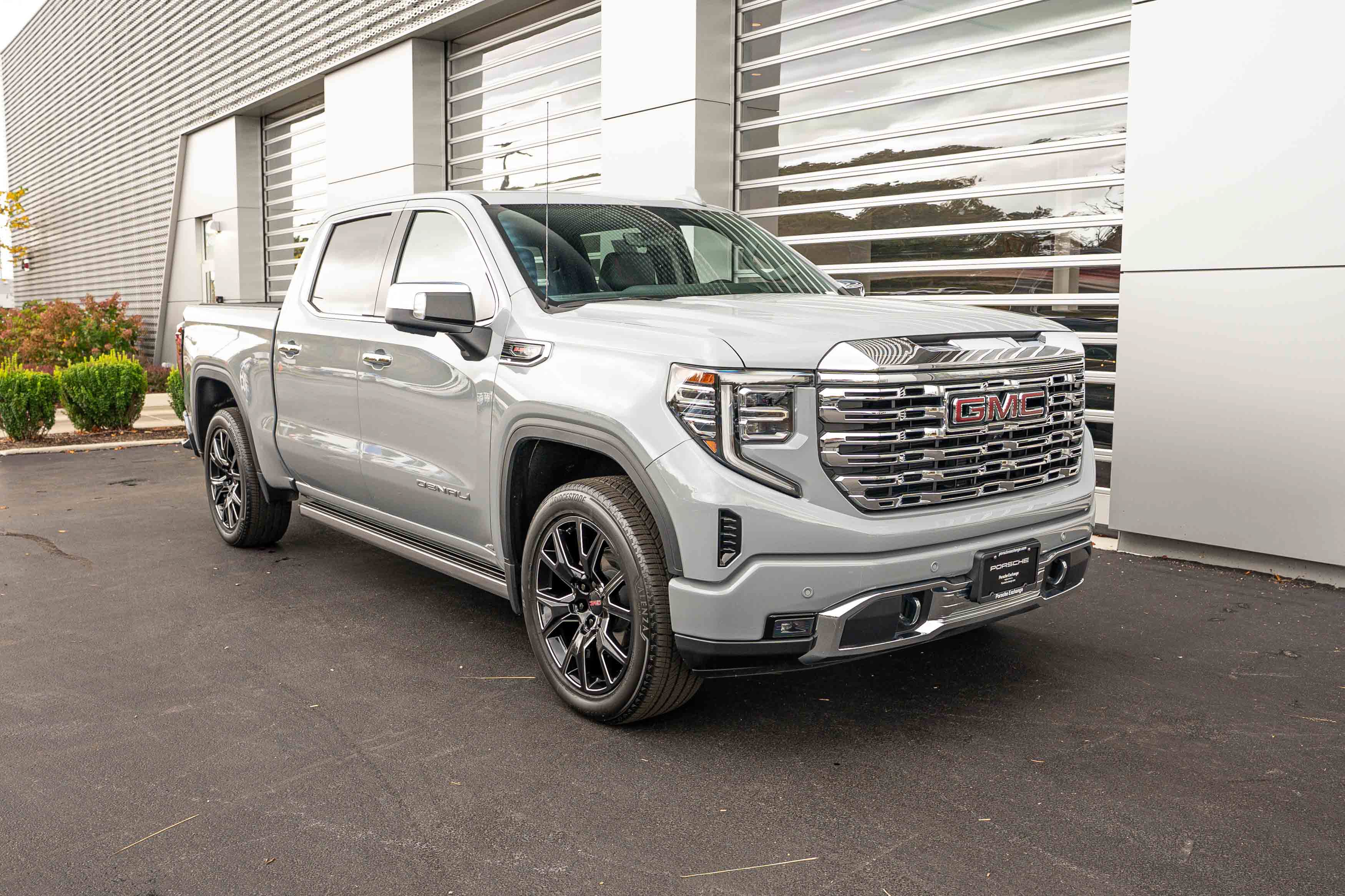 Used 2025 GMC Sierra 1500 Denali w/ Denali Reserve Package AWD/4WD image 23
