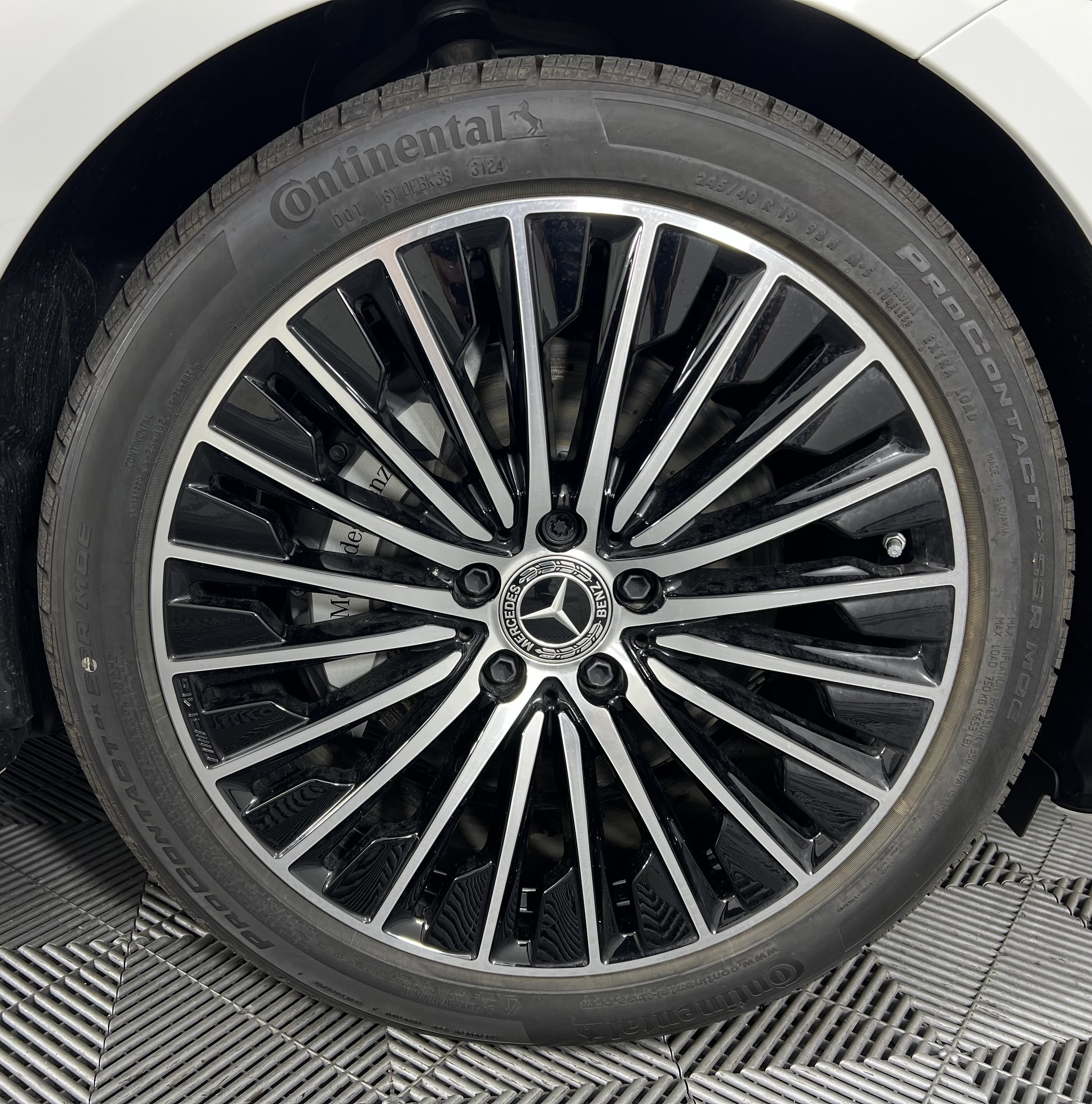 New 2025 Mercedes-Benz CLE 300 4MATIC Coupe image 14