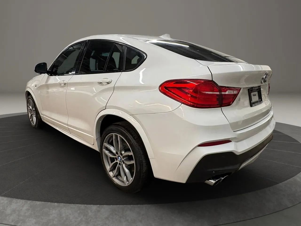 Used 2018 BMW X4 xDrive28i image 7