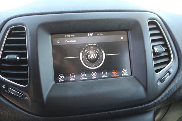 Used 2019 Jeep Compass Latitude w/ Popular Equipment Group FWD image 28