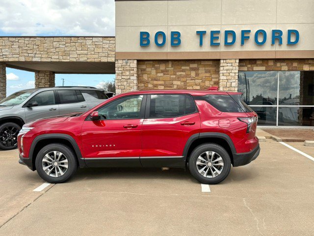 New 2026 Chevrolet Equinox LT FWD image 2