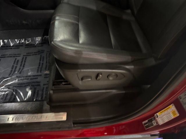 Used 2022 Chevrolet Suburban RST w/ Luxury Package AWD/4WD image 22