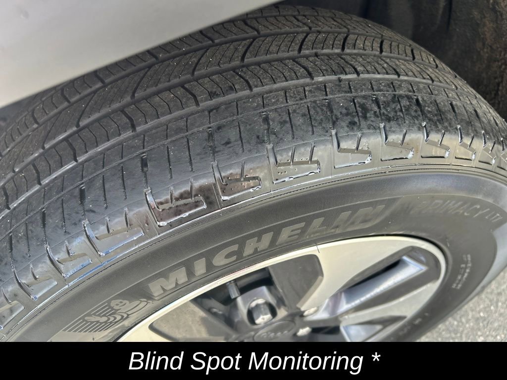 Used 2023 Jeep Grand Cherokee 4WD 4xe image 12