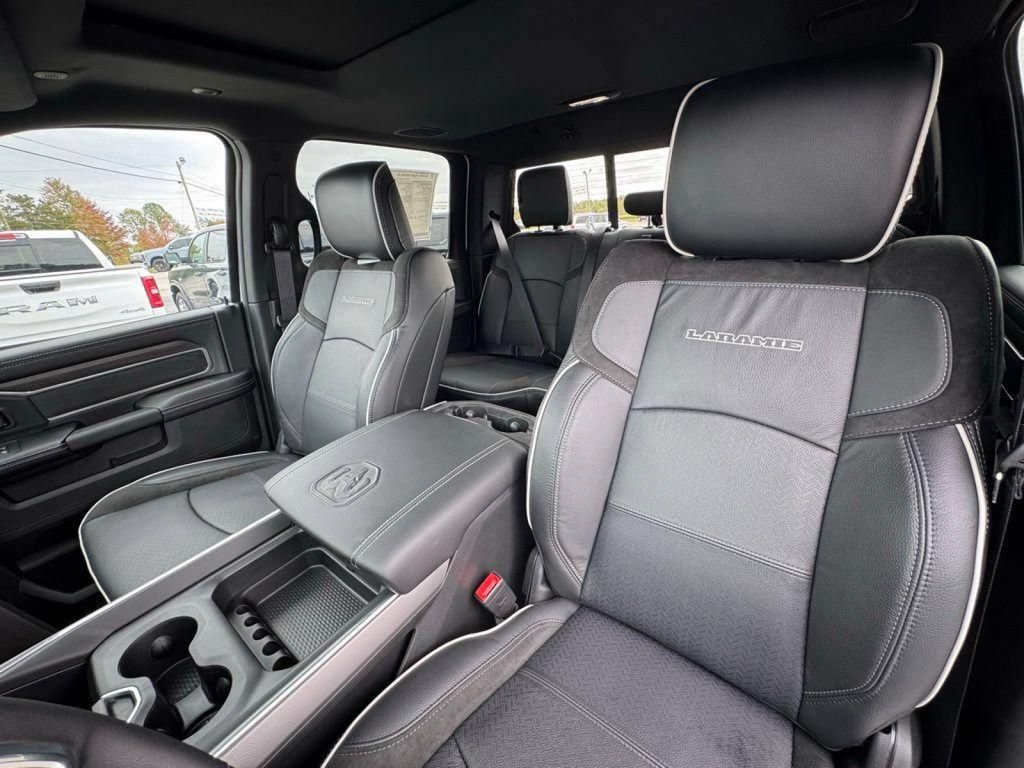 New 2026 RAM 2500 Laramie AWD/4WD image 18
