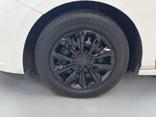 Used 2017 Chevrolet Cruze LS FWD image 29