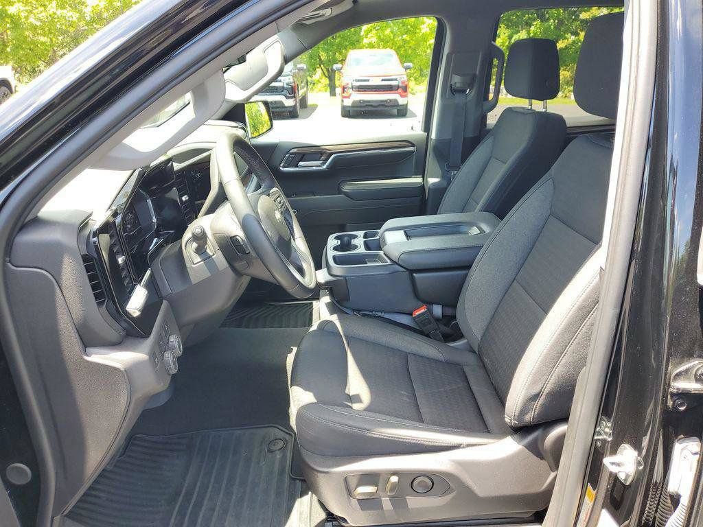 Certified 2024 Chevrolet Silverado 1500 LT AWD/4WD image 5