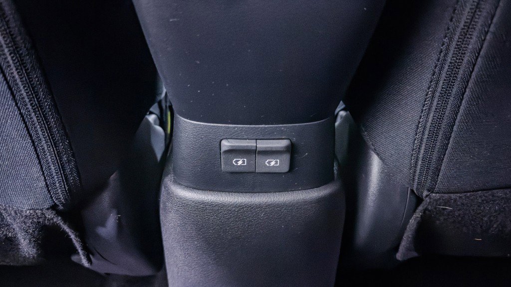 Used 2024 Nissan Kicks S image 15