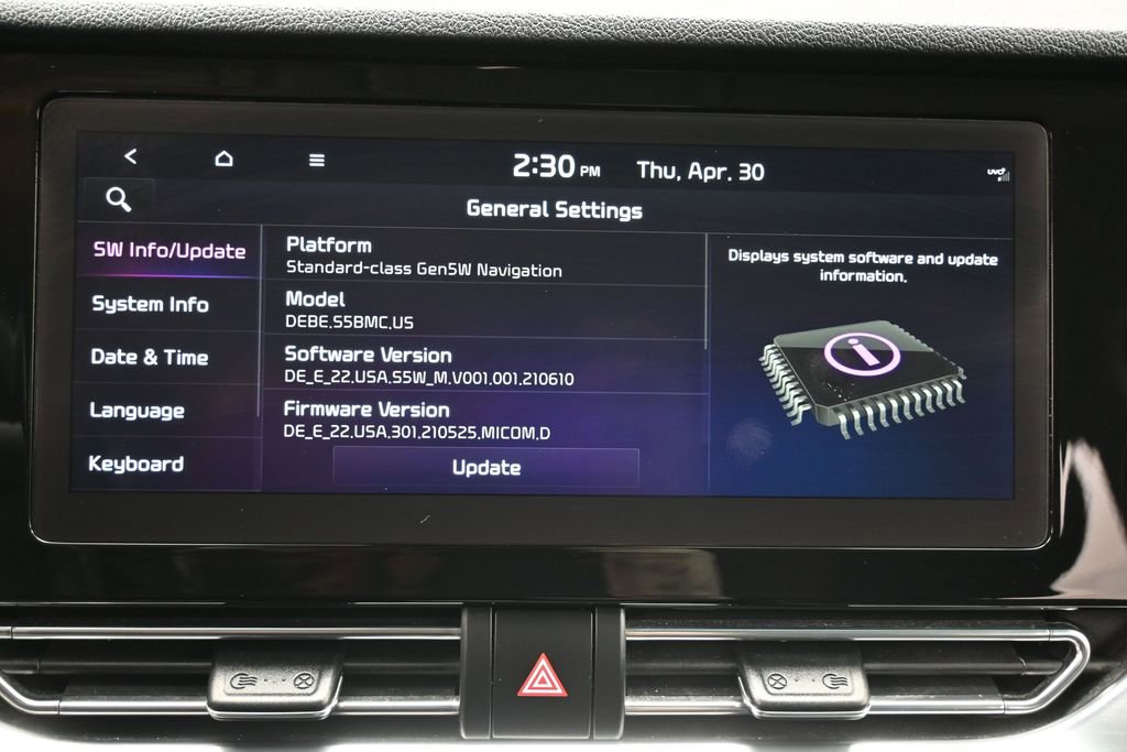 Used 2022 Kia Niro EX w/ Cold Weather Package FWD image 25