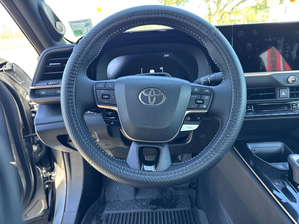 Used 2025 Toyota Crown Platinum image 16