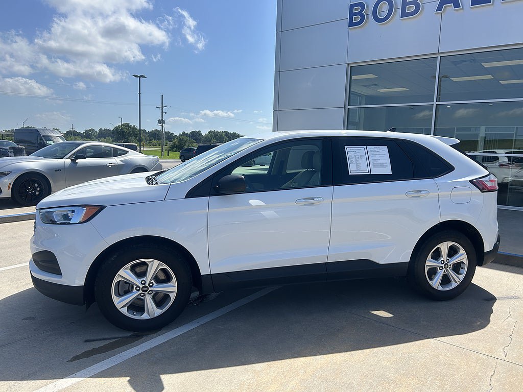 Used 2024 Ford Edge SE AWD/4WD image 2