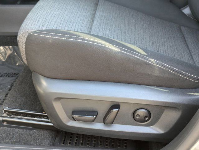 Used 2023 Nissan Rogue SV FWD image 15