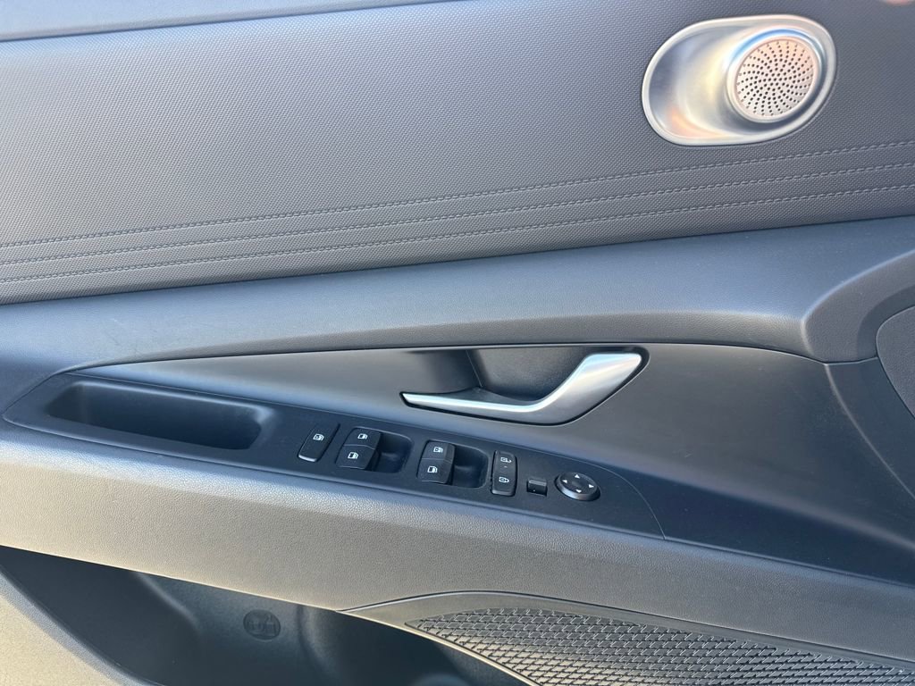 Used 2024 Hyundai Elantra SEL image 21