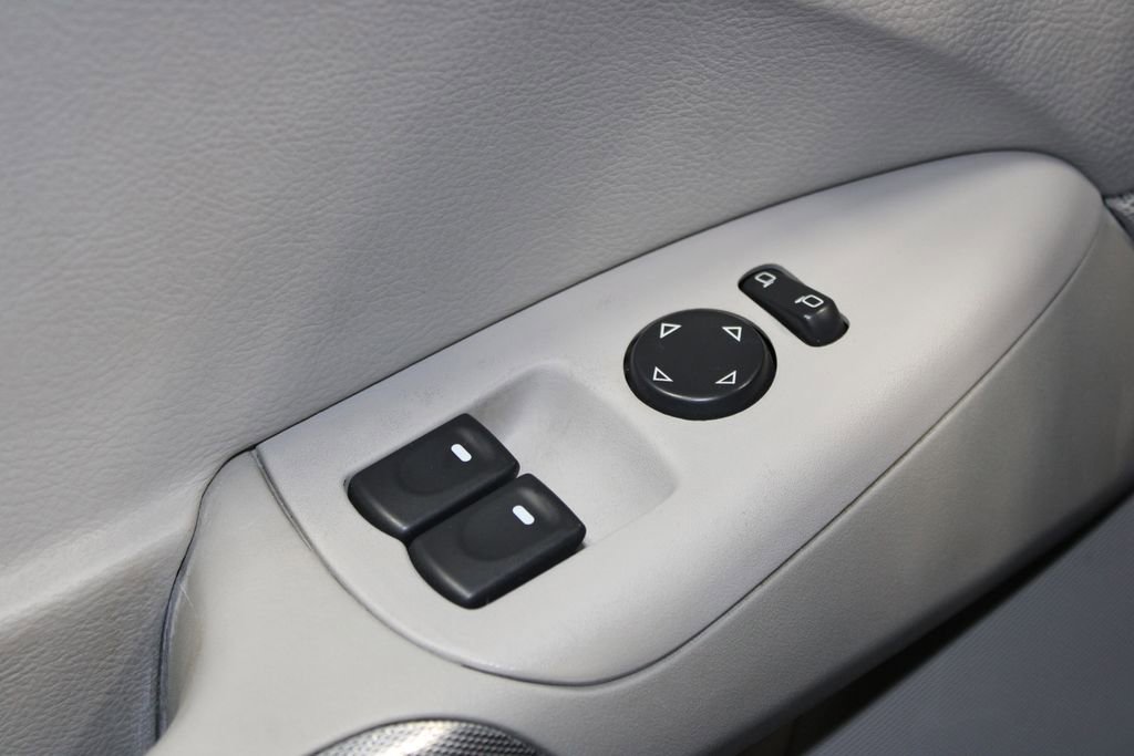 Used 2006 Chevrolet Corvette Convertible w/ Preferred Equipment Group image 34