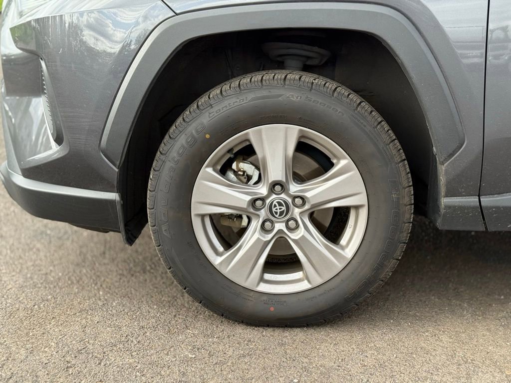 Used 2022 Toyota RAV4 XLE w/ Convenience Package image 9
