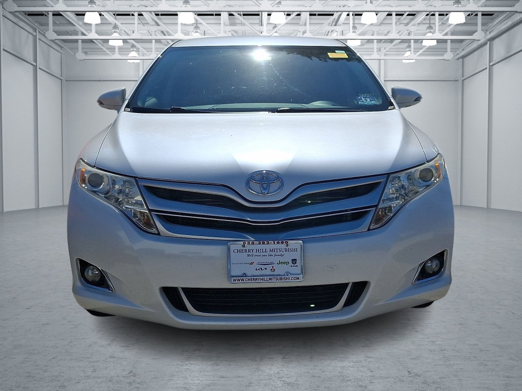 Used 2013 Toyota Venza LE FWD image 2
