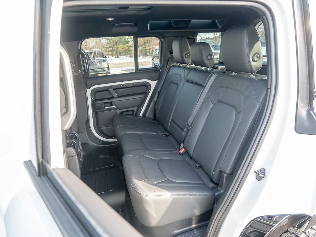 New 2026 Land Rover Defender 110 X-Dynamic SE image 23