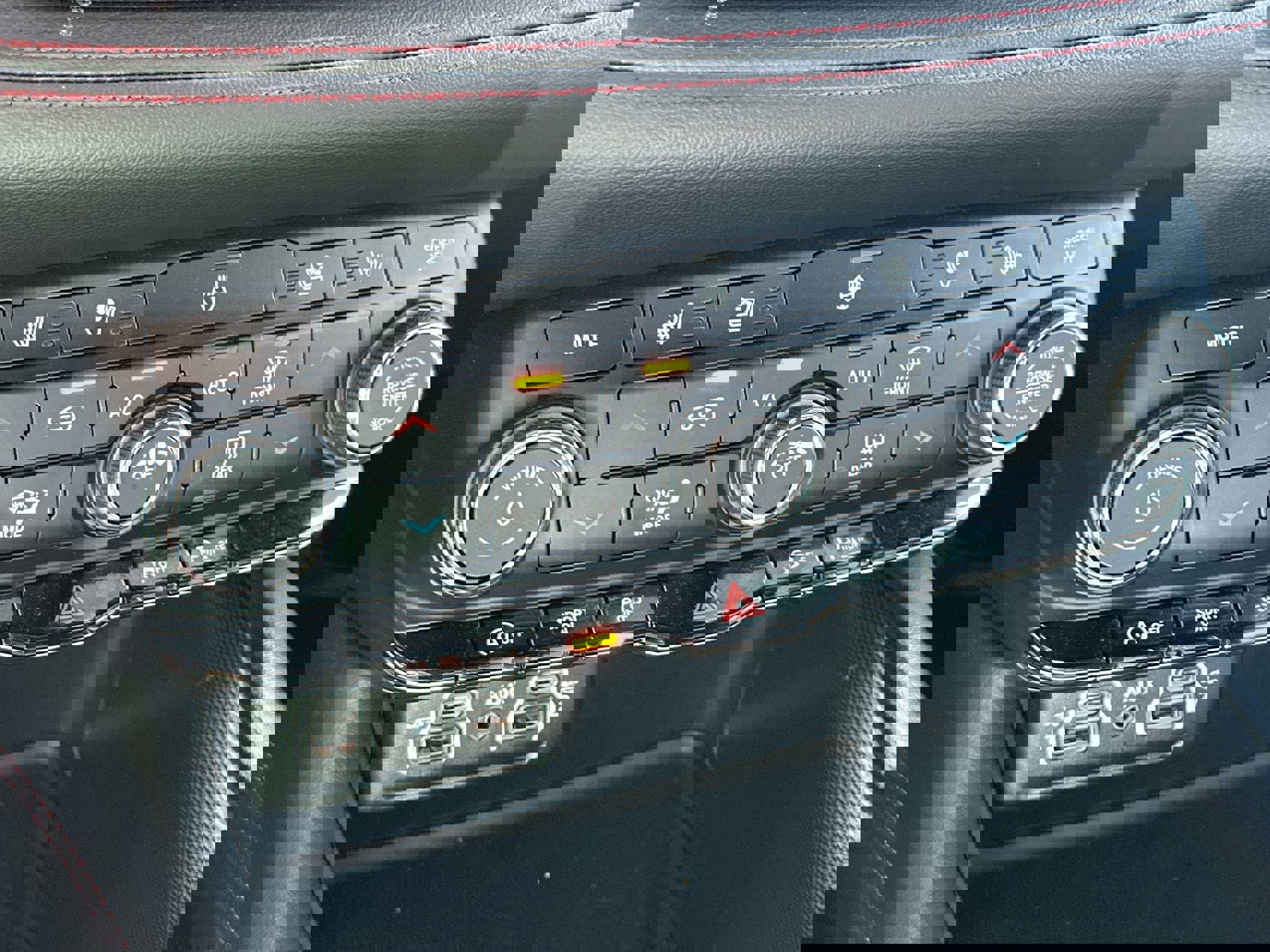 Used 2024 Dodge Durango GT image 19