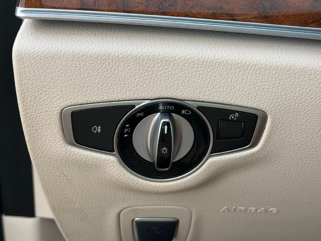 Used 2020 Mercedes-Benz E 350 4MATIC Sedan image 27