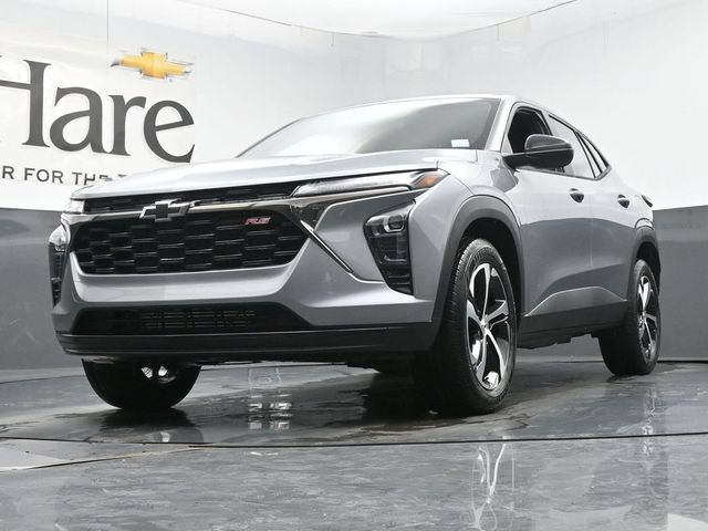 New 2026 Chevrolet Trax RS w/ Sunroof Package FWD image 4