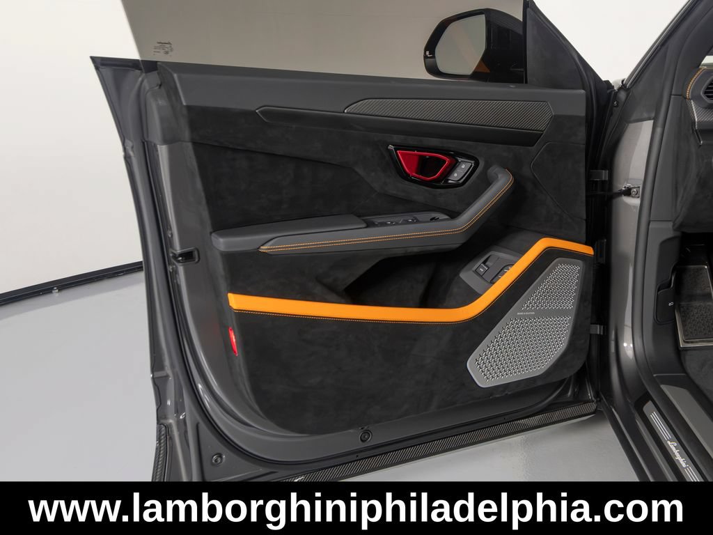 Used 2024 Lamborghini Urus Performante AWD/4WD image 10