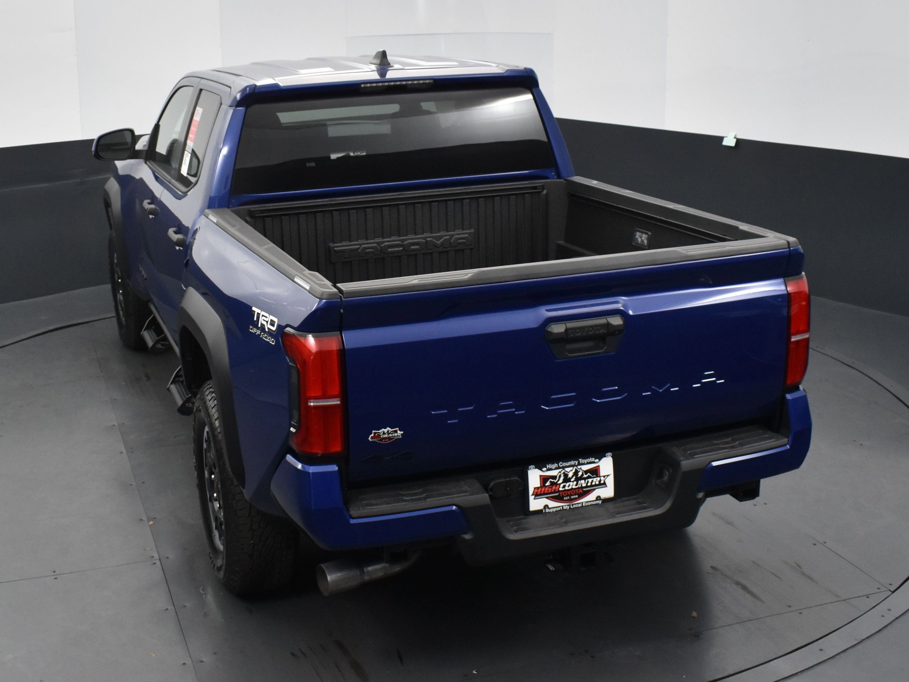 Used 2025 Toyota Tacoma TRD Off-Road image 30