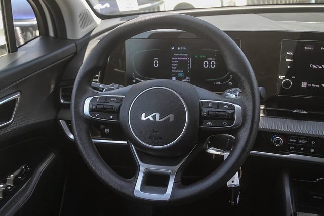 Used 2023 Kia Sportage LX AWD/4WD image 16