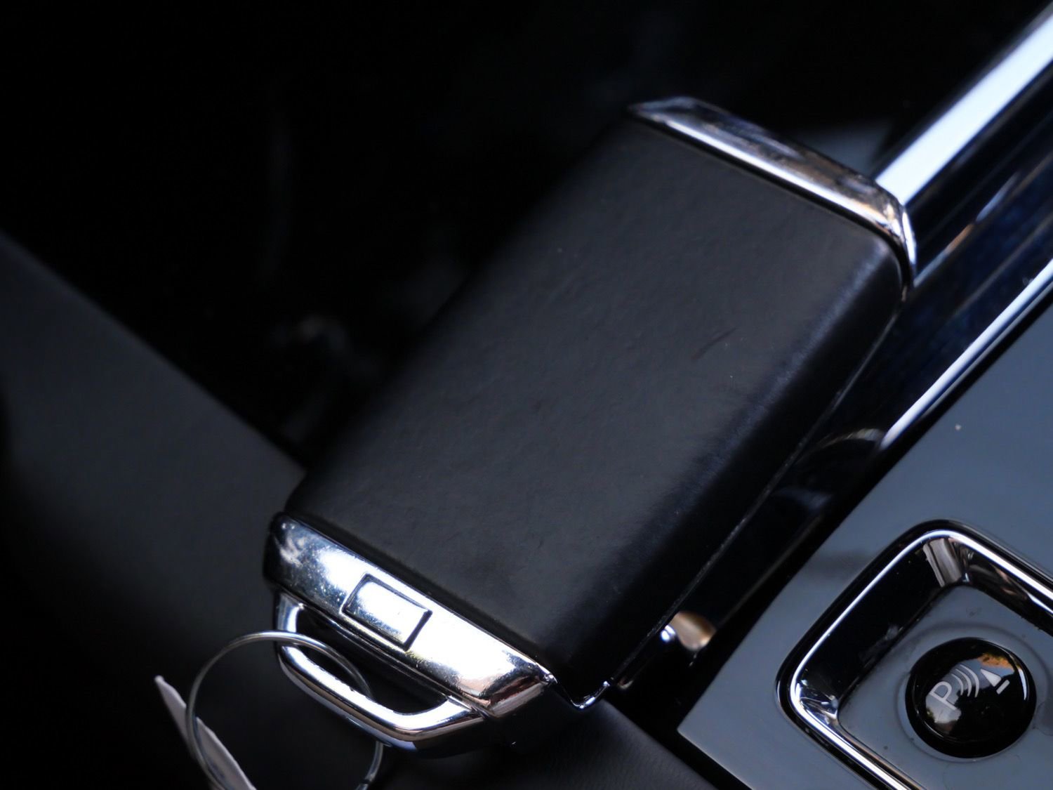 Certified 2022 Rolls-Royce Cullinan Black Badge w/ Dark Exterior Package image 14