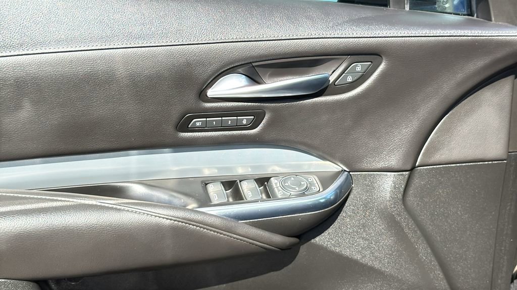 Used 2021 Cadillac XT4 Premium Luxury image 13