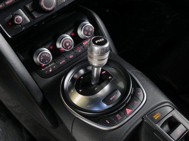 Used 2011 Audi R8 V8 image 23