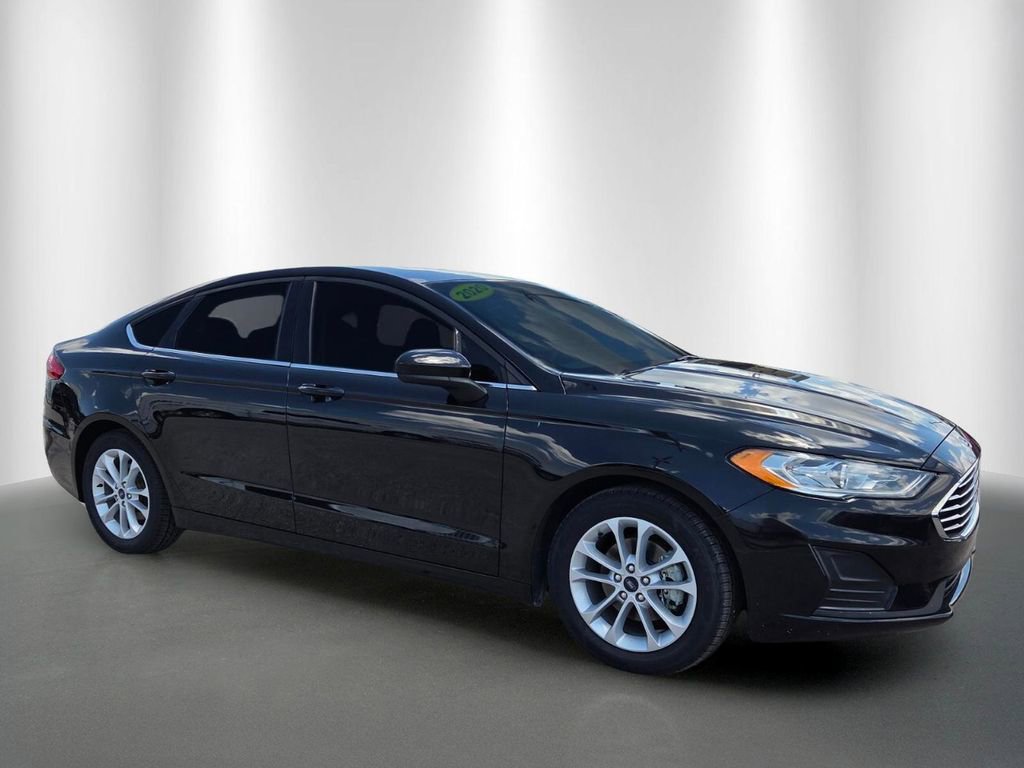 Used 2020 Ford Fusion SE FWD image 2